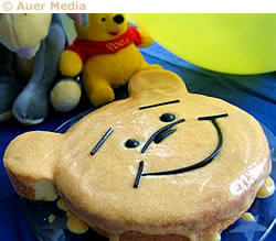 Birthday Party Game Ideas on Pooh Birthday Cake Is Ready To Be Served Happy Birthday Recipe Idea